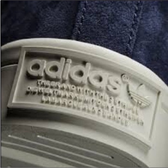 Adidas Court Vantage Slip-on Mid Shoes Rare
Size 5 1/2 - Picture 9 of 11